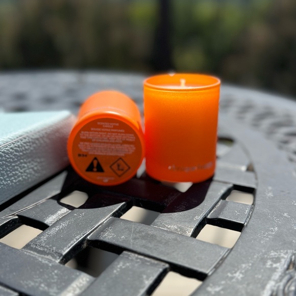 ❤️Clinique Happy Scented Candles (2) - Picture 3 of 3